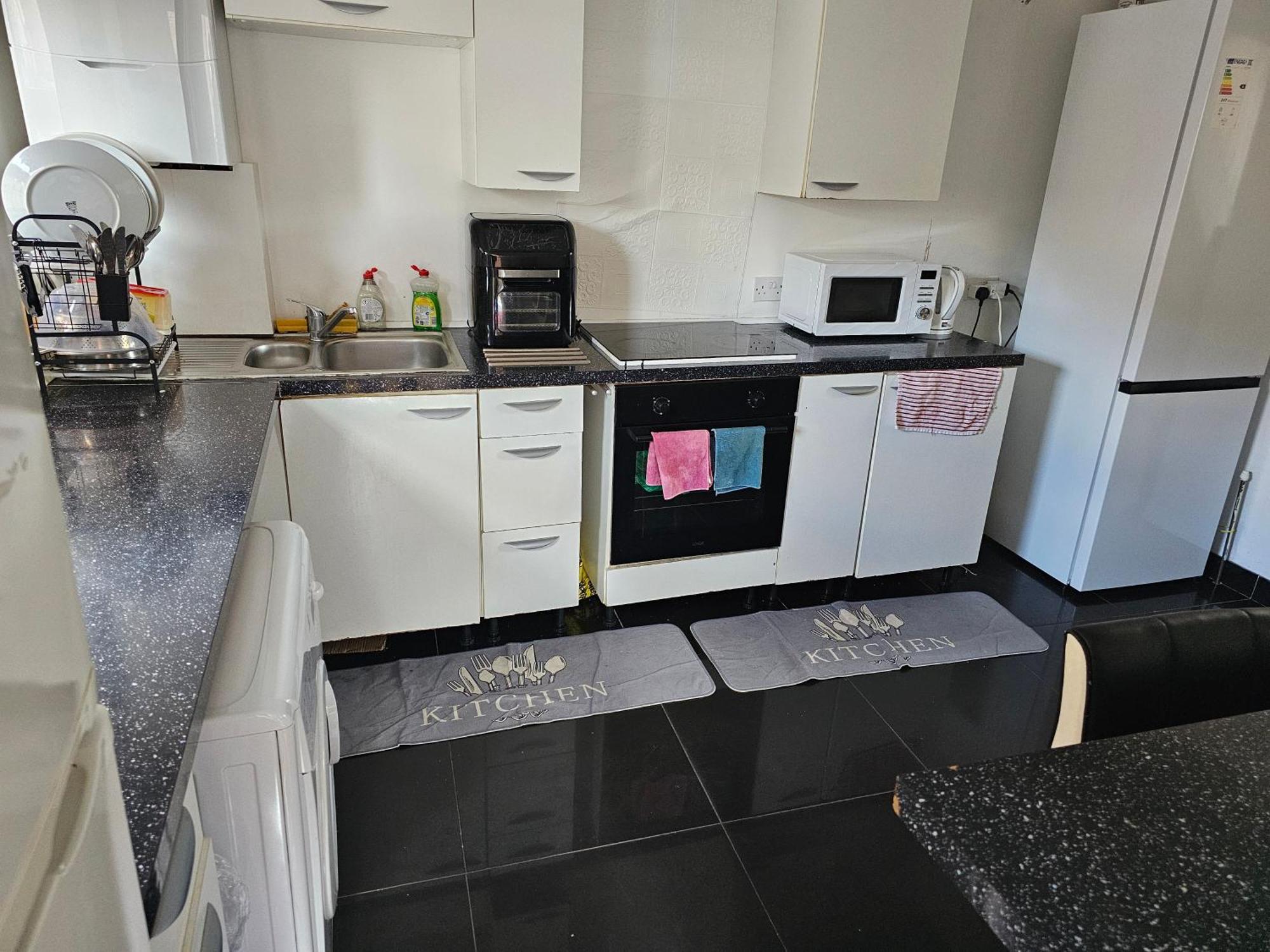 Available Rooms At Buckingham Road Донкастер Екстер'єр фото