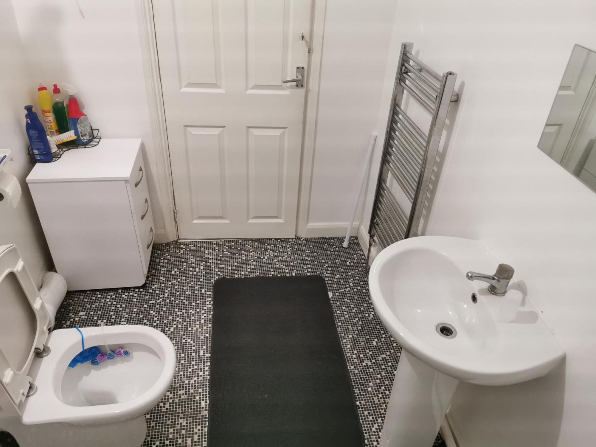Available Rooms At Buckingham Road Донкастер Екстер'єр фото