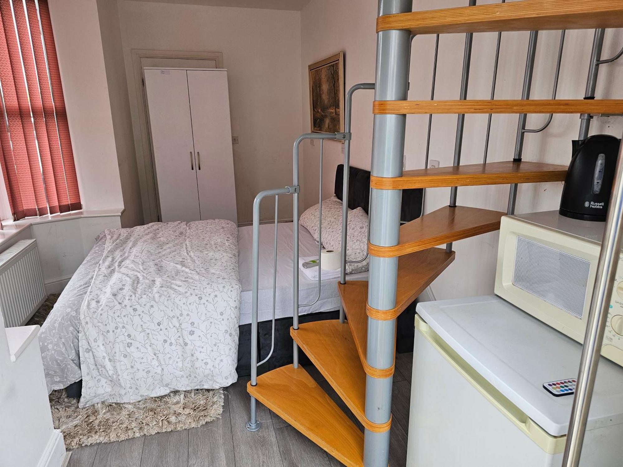 Available Rooms At Buckingham Road Донкастер Екстер'єр фото