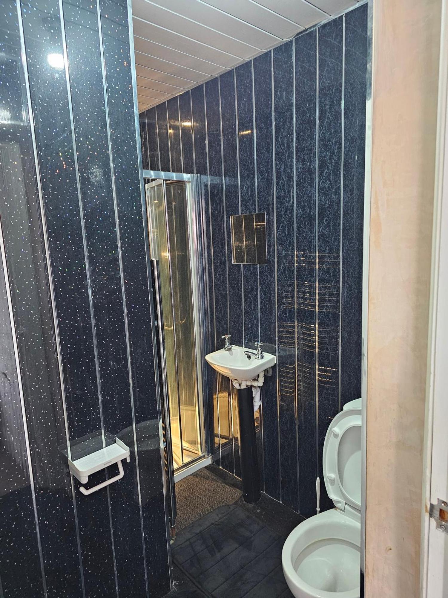 Available Rooms At Buckingham Road Донкастер Екстер'єр фото